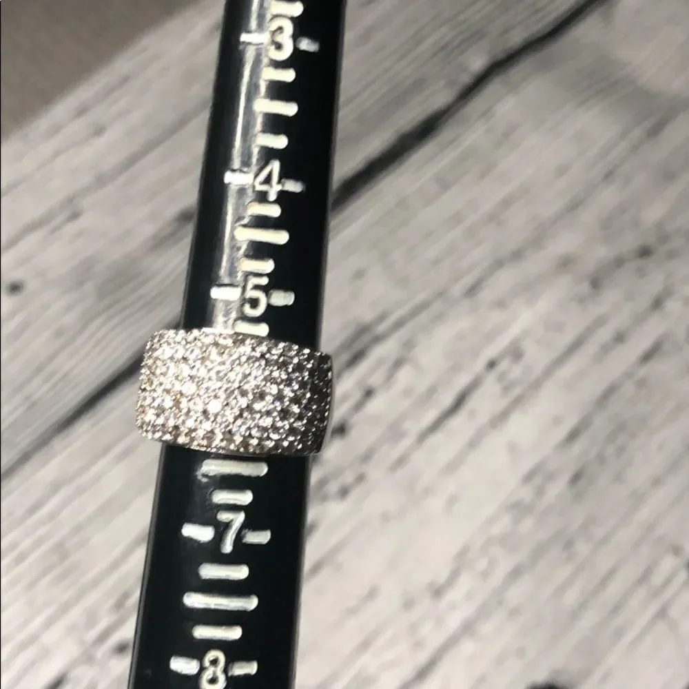 Silver sparkle rhinestone fashion ring - size 6